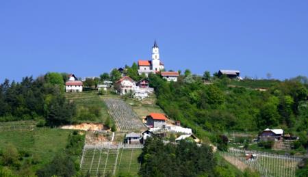 Podružnična cerkev sv. Barbare - Okrog